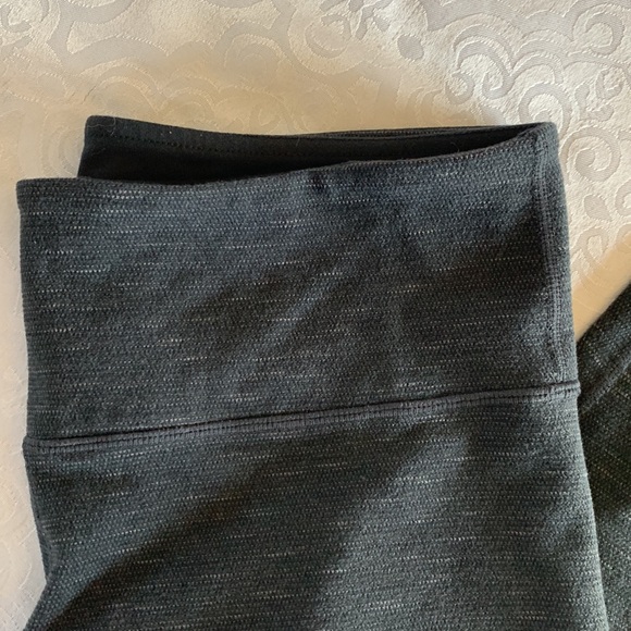 Lululemon Capri leggings - Picture 16 of 16